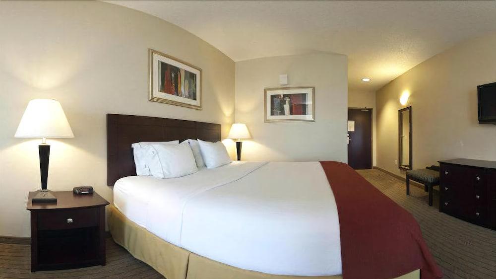 Holiday Inn Express Hotel & Suites Minot South By Ihg Exterior foto