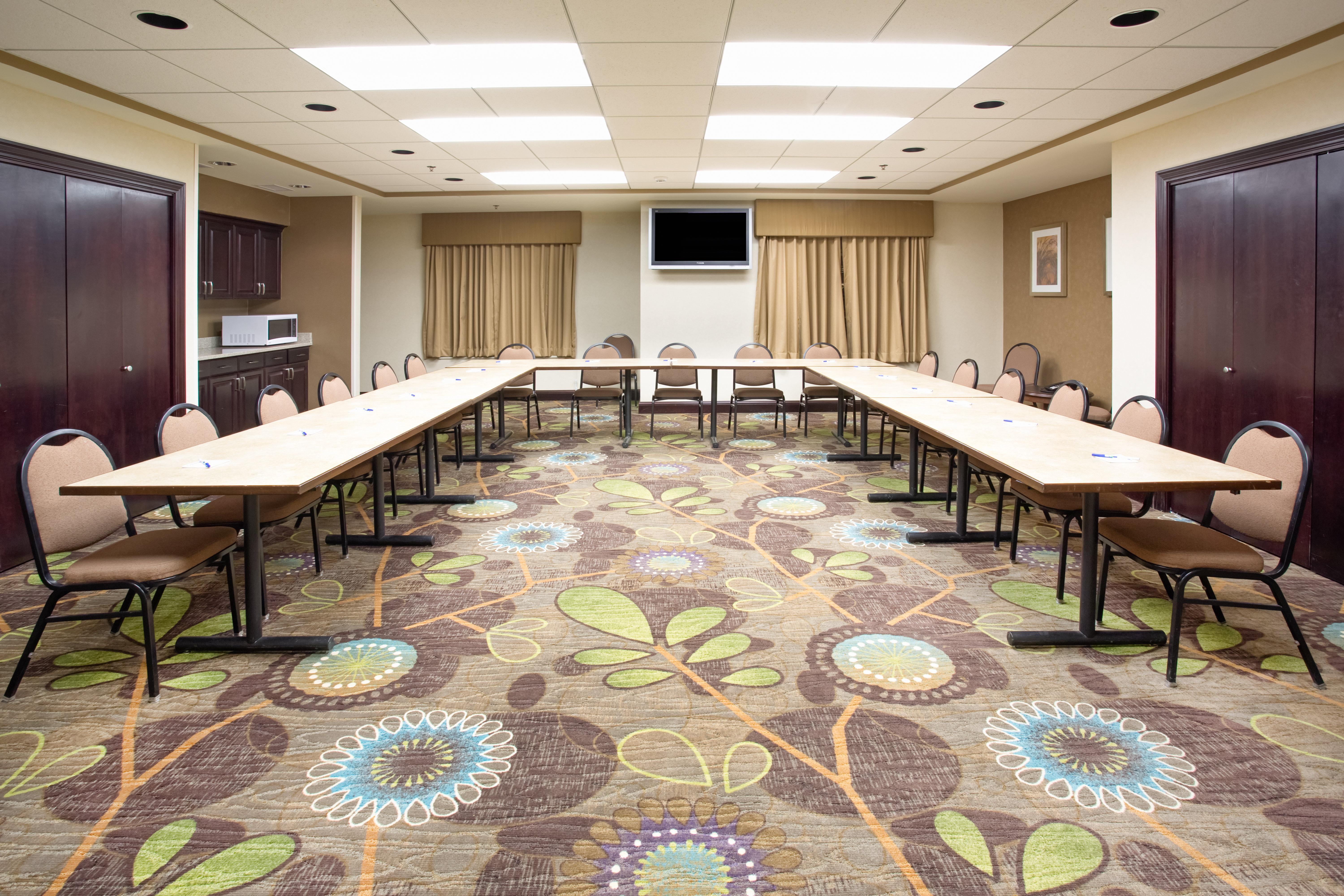 Holiday Inn Express Hotel & Suites Minot South By Ihg Exterior foto